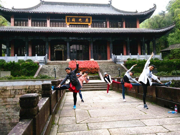 定制家具哪個品牌團(tuán)隊好