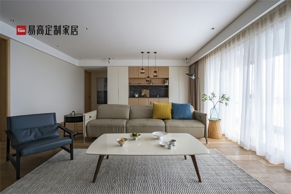 全屋定制和成品家具哪個好？